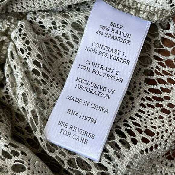 Artesia sage green sleeveless layered Boho top with lace Size small - Picture 7 of 9